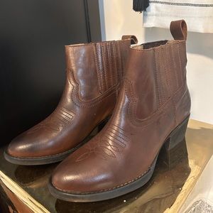 NWOT Harley-Davidson mid dress boots